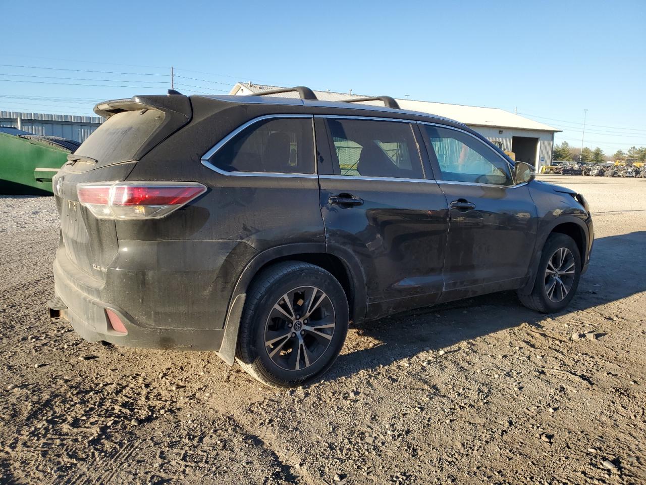Изображение 3 2016 TOYOTA HIGHLANDER XLE 2016 с VIN 5TDJKRFH9GS281769