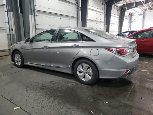 Image 2 of 2013 HYUNDAI SONATA HYBRID 2013 with VIN KMHEC4A45DA050247