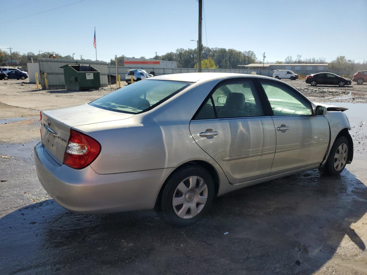 Image 3 of 2004 TOYOTA CAMRY LE 2004 with VIN 4T1BE32K74U791373