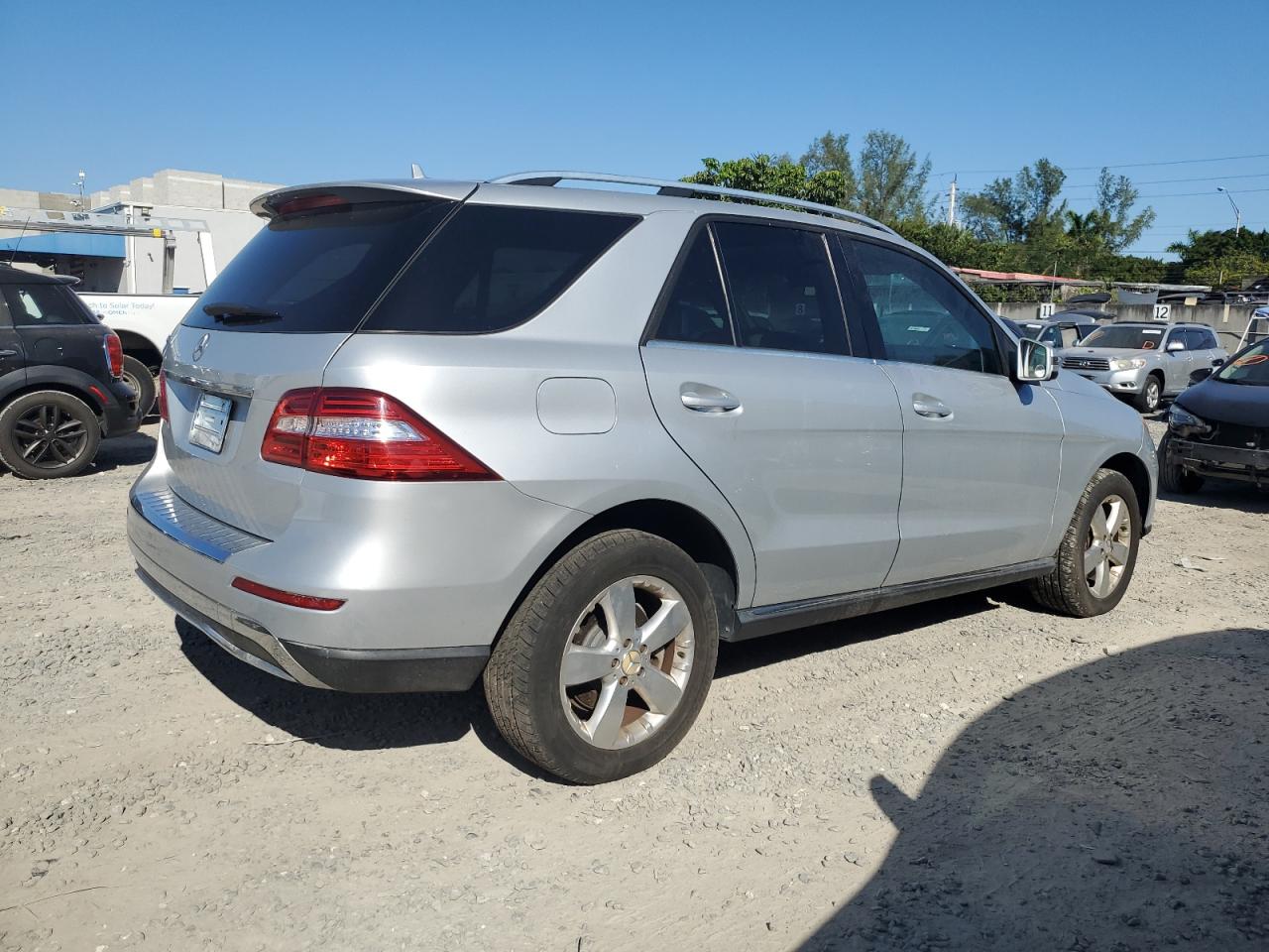 Image 3 of 2015 MERCEDES-BENZ ML 350 2015 with VIN 4JGDA5JB3FA465043