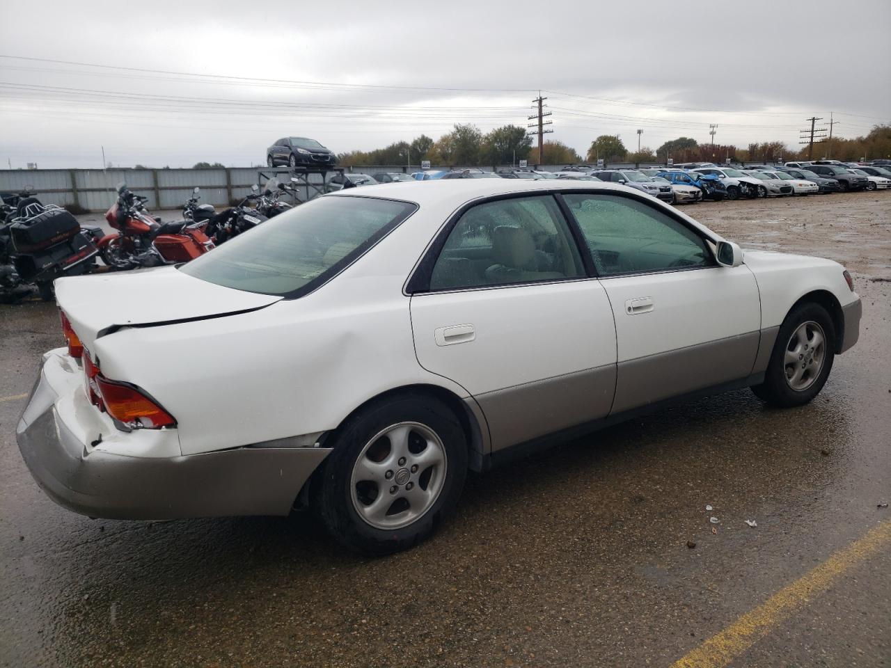 Image 3 of 1998 LEXUS ES 300 1998 with VIN JT8BF28G2W5033662