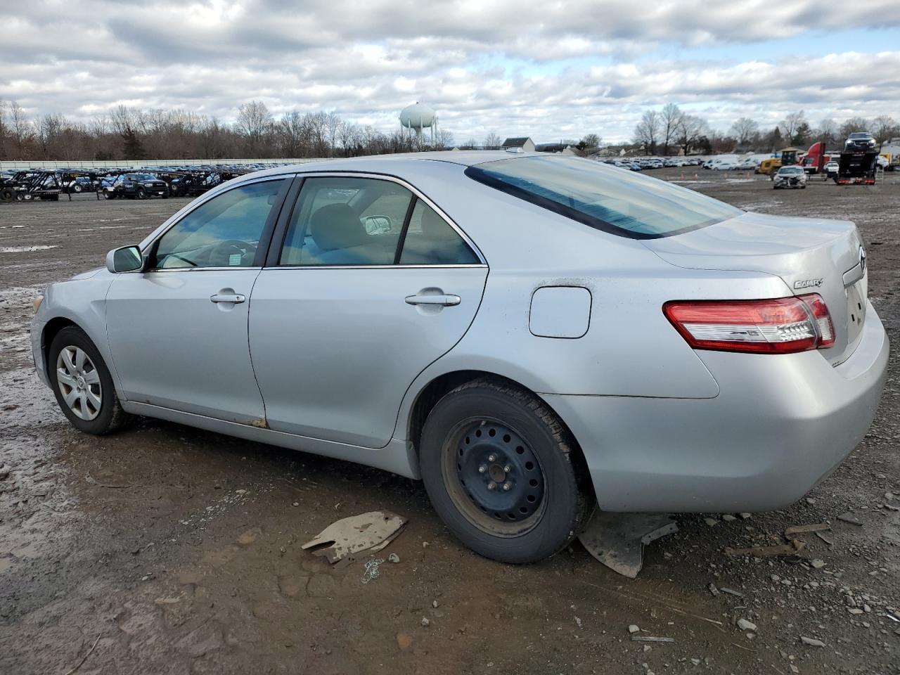Image 2 of 2011 TOYOTA CAMRY BASE 2011 with VIN 4T1BF3EK4BU619727