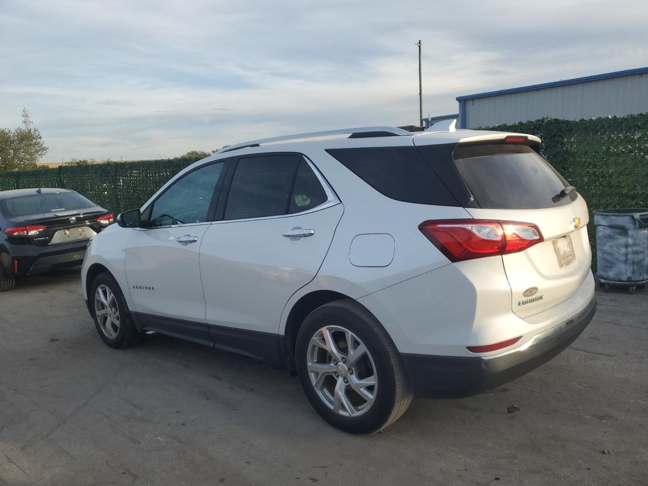Obraz 2 z 2019 CHEVROLET EQUINOX PREMIER 2019 z VIN 2GNAXNEV2K6226317