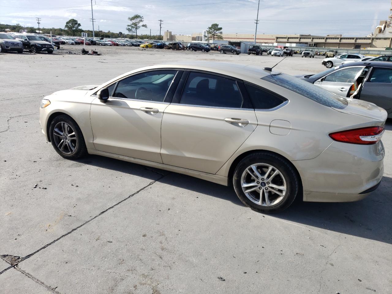 Image 2 of 2018 FORD FUSION SE 2018 with VIN 3FA6P0H77JR125611