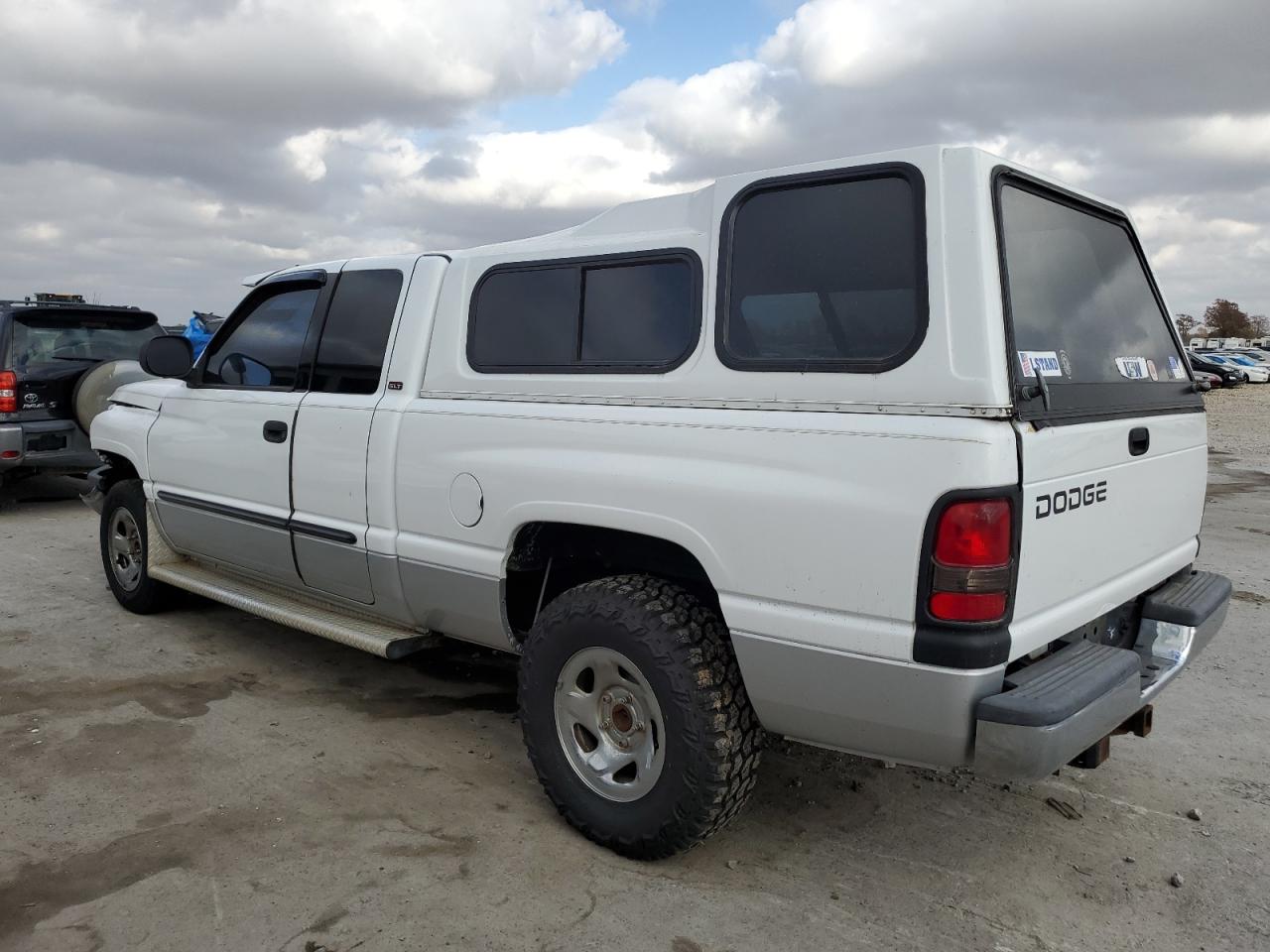 Image 2 of 2001 DODGE RAM 1500  2001 with VIN 1B7HC13Y21J514669