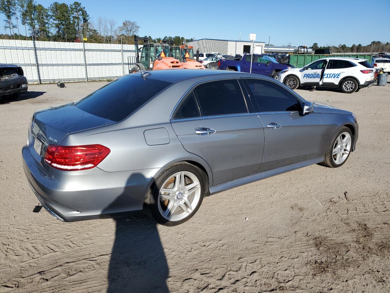 Image 3 of 2014 MERCEDES-BENZ E 350 4MATIC 2014 with VIN WDDHF8JBXEA795727