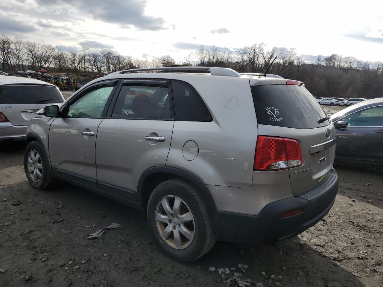 Image 2 of 2013 KIA SORENTO LX 2013 with VIN 5XYKTDA29DG351853