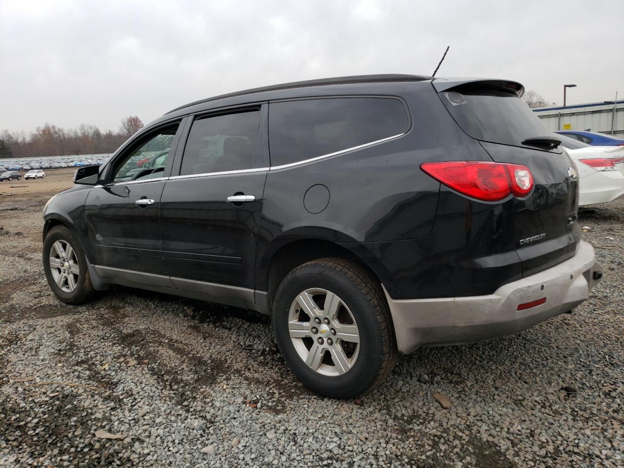 Image 2 of 2010 CHEVROLET TRAVERSE LT 2010 with VIN 1GNLRFED4AS104019