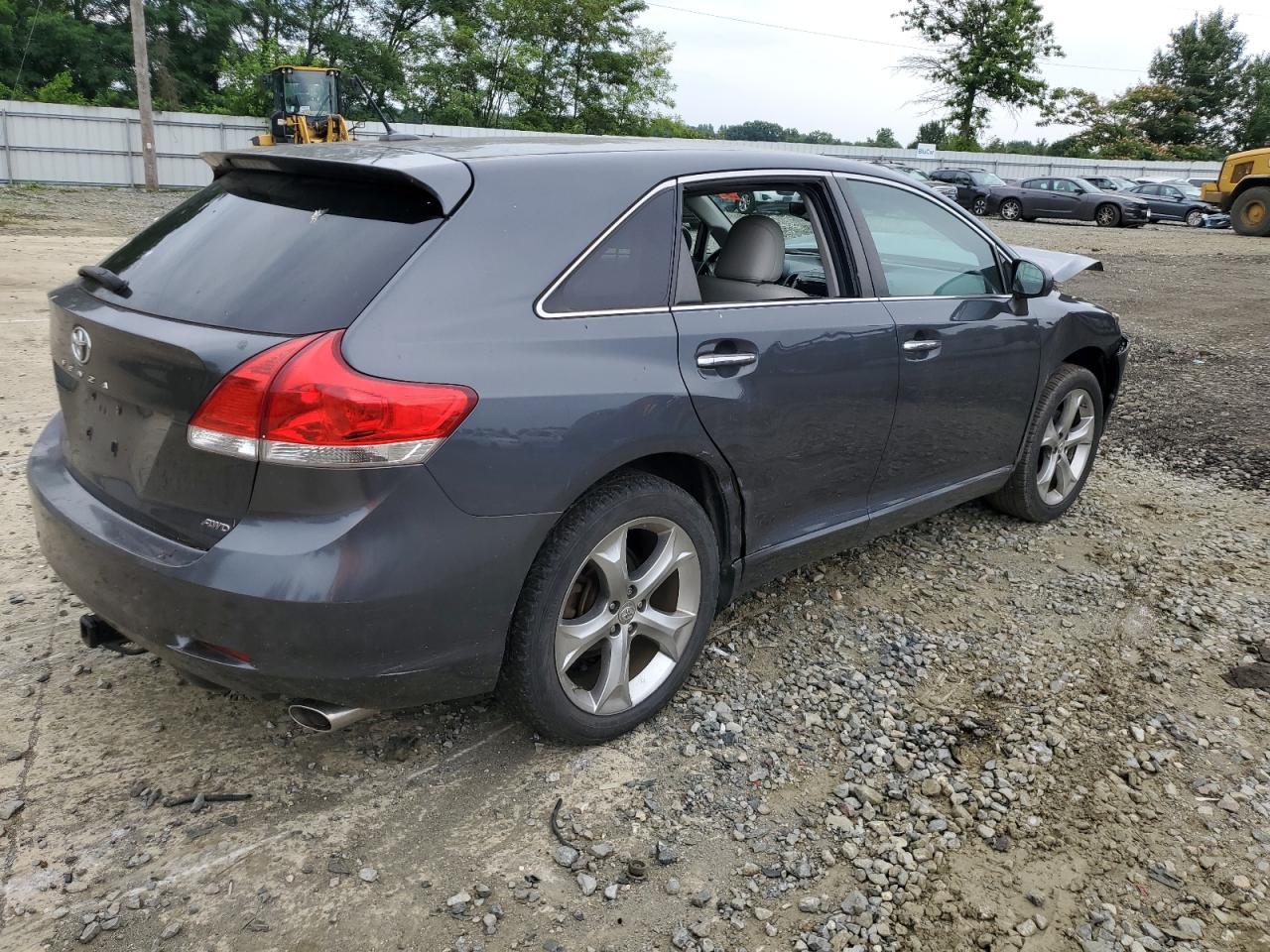 Image 3 of 2010 TOYOTA VENZA  2010 with VIN 4T3BK3BB2AU028267
