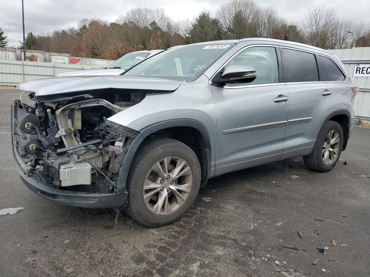 Image 1 of 2014 TOYOTA HIGHLANDER XLE 2014 with VIN 5TDJKRFH3ES051366