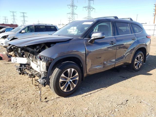 Obraz 1 z 2021 TOYOTA HIGHLANDER XLE 2021 z VIN 5TDGZRBH3MS531210
