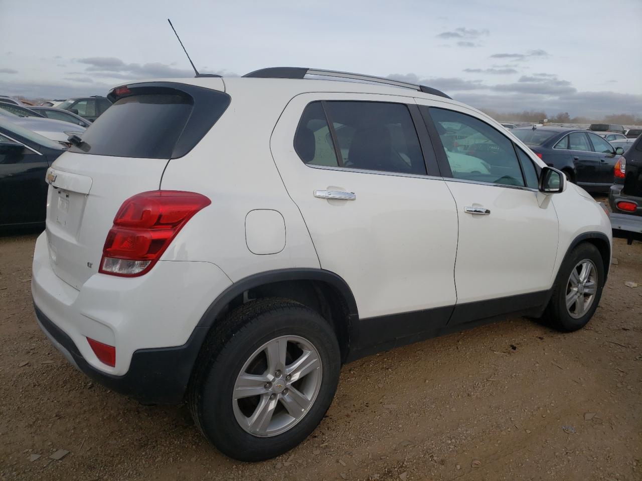 Image 3 of 2018 CHEVROLET TRAX 1LT 2018 with VIN KL7CJLSB9JB678372