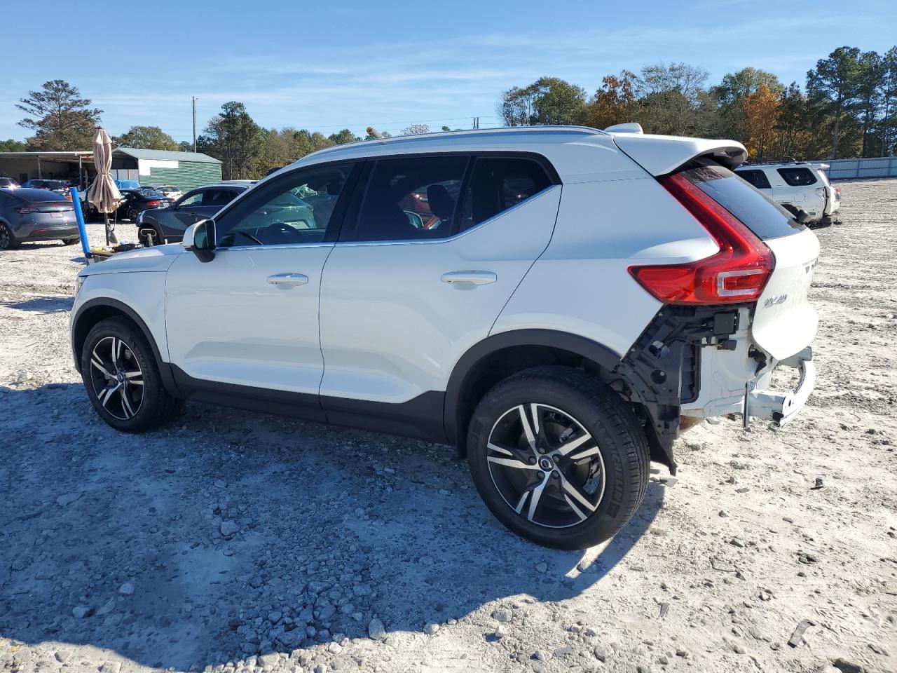 Image 2 of 2024 VOLVO XC40 CORE 2024 with VIN YV4L12UK8R2352467