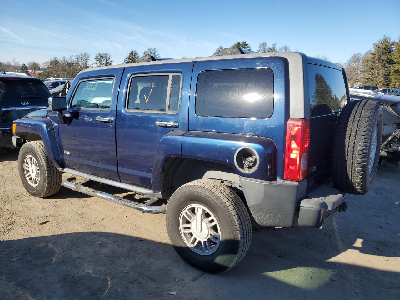 Image 2 of 2008 HUMMER H3  2008 with VIN 5GTEN13E588158781