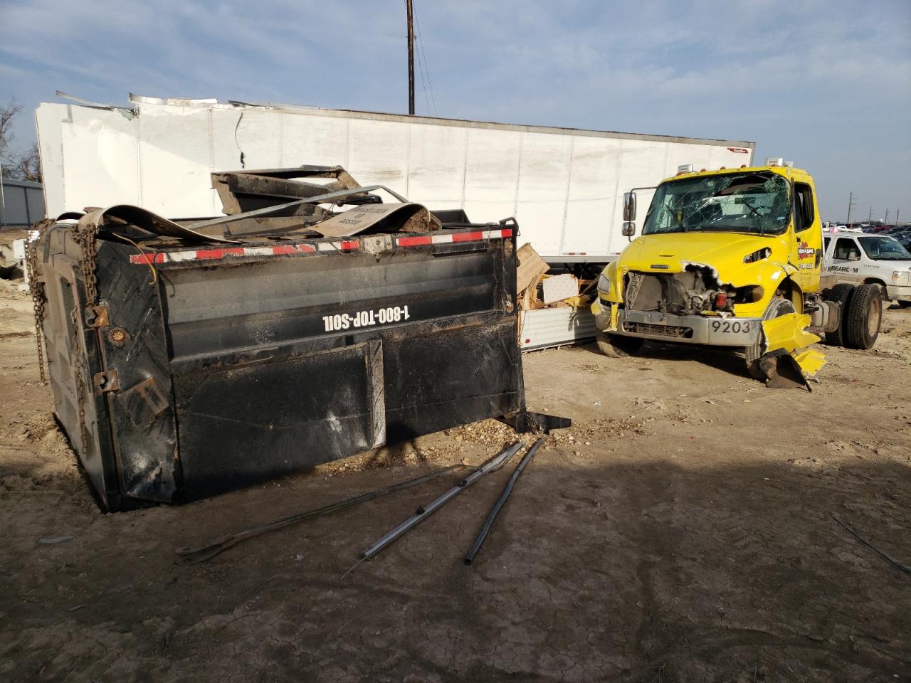 Image 2 of 2015 FREIGHTLINER M2 106 MEDIUM DUTY 2015 with VIN 3ALACYCY0FDGC9269