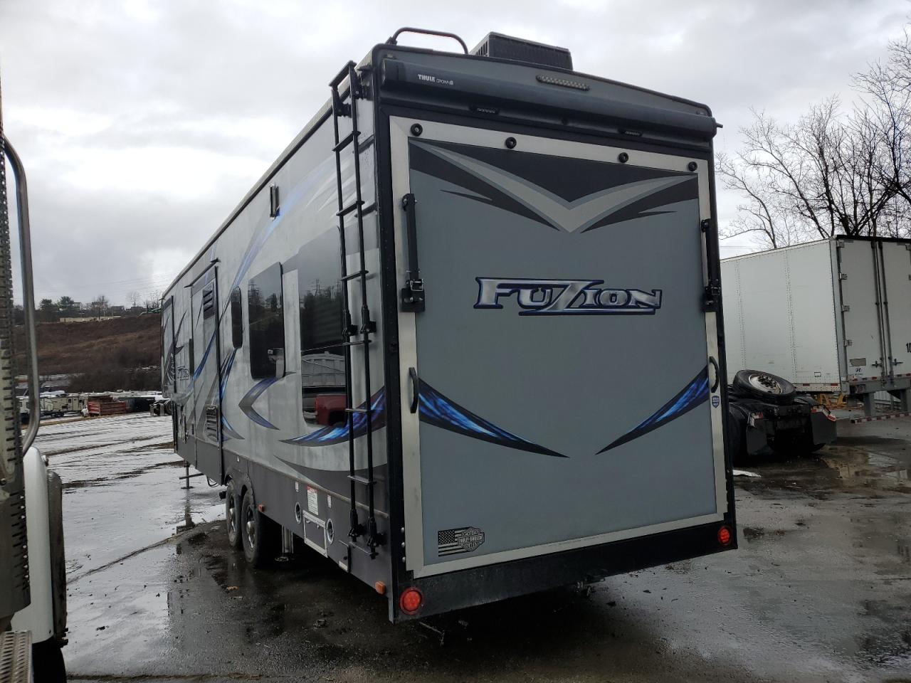 Изображение 3 2018 KEYSTONE FUZION 2018 с VIN 4YDF37120JF810377