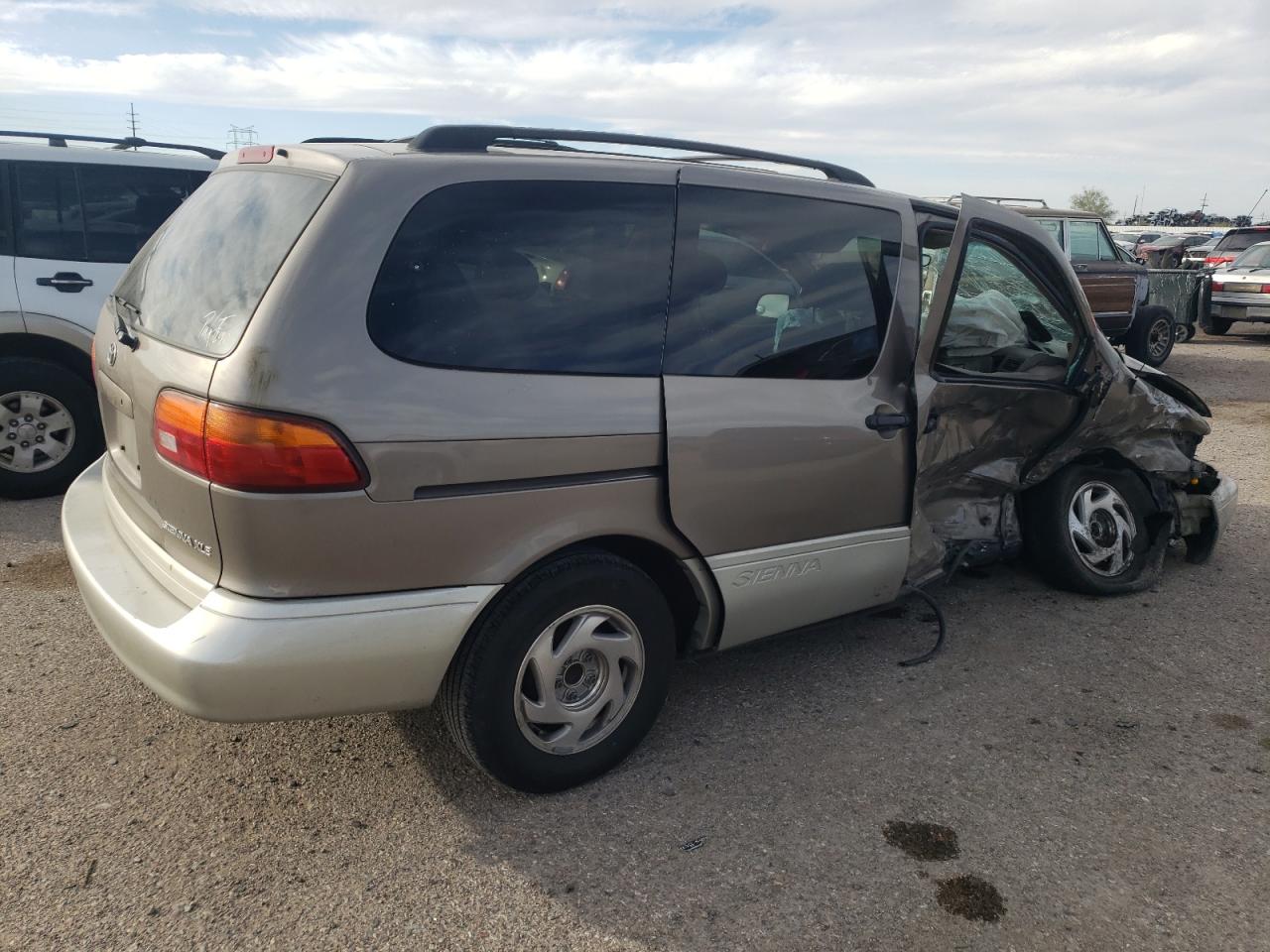 Изображение 3 1999 TOYOTA SIENNA LE 1999 с VIN 4T3ZF13C3XU102481