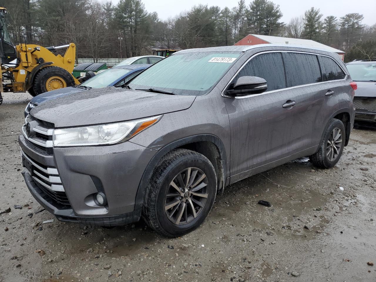 Image 1 of 2018 TOYOTA HIGHLANDER SE 2018 with VIN 5TDJZRFH1JS523828