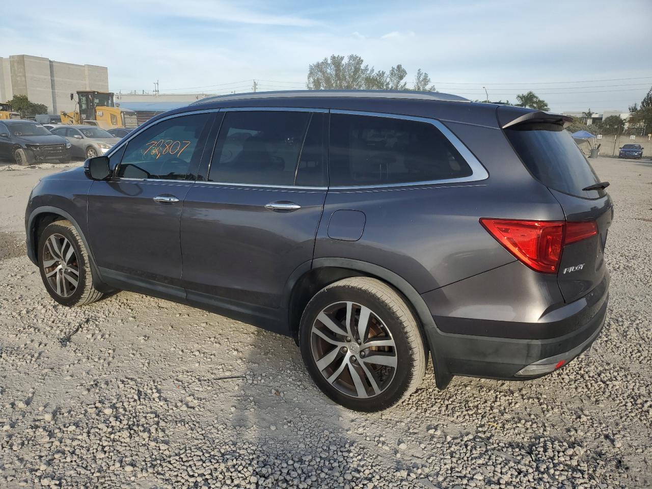 Изображение 2 2017 HONDA PILOT TOURING 2017 с VIN 5FNYF5H98HB007633