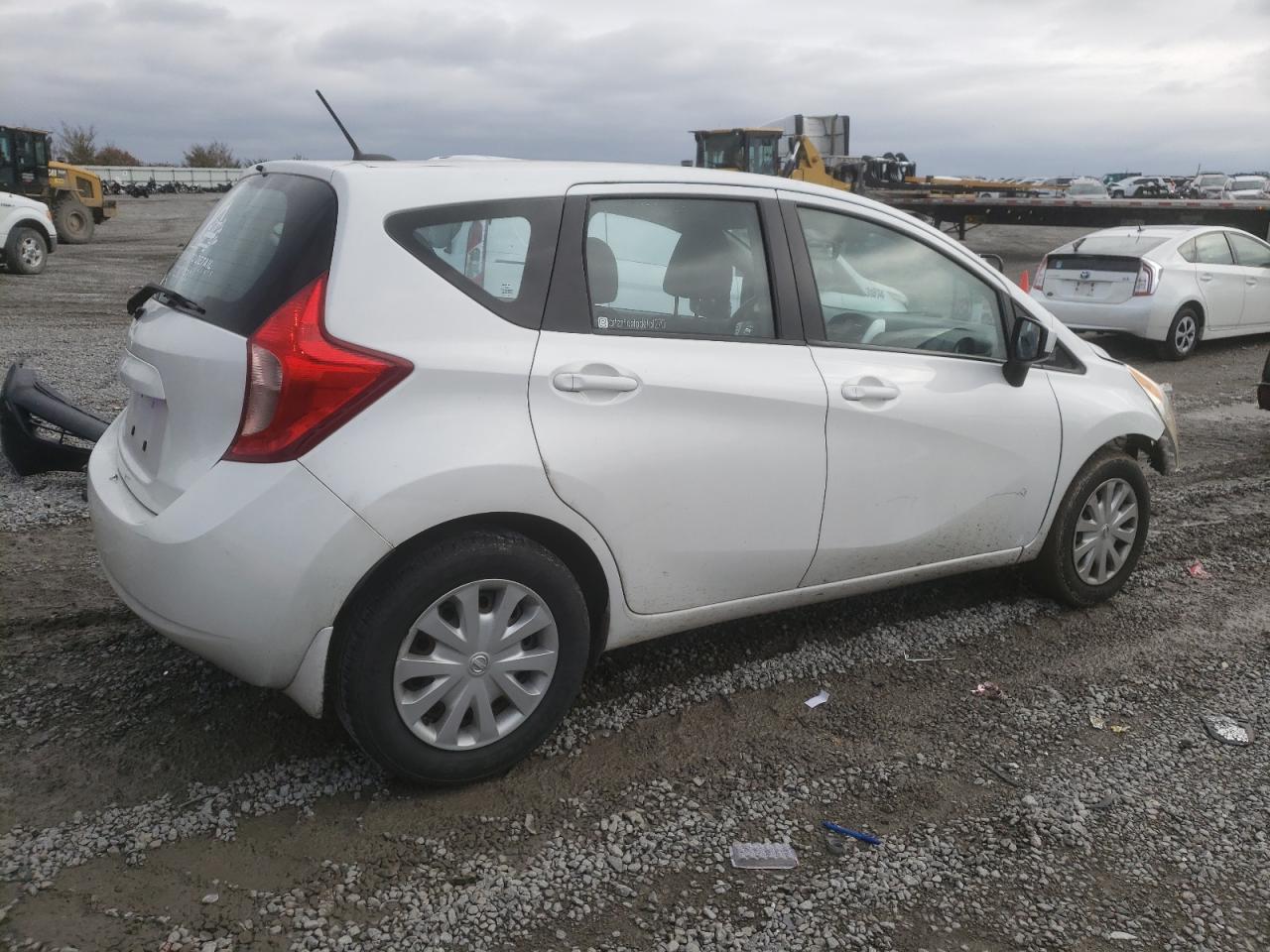 Image 3 of 2016 NISSAN VERSA NOTE S 2016 with VIN 3N1CE2CP5GL396655