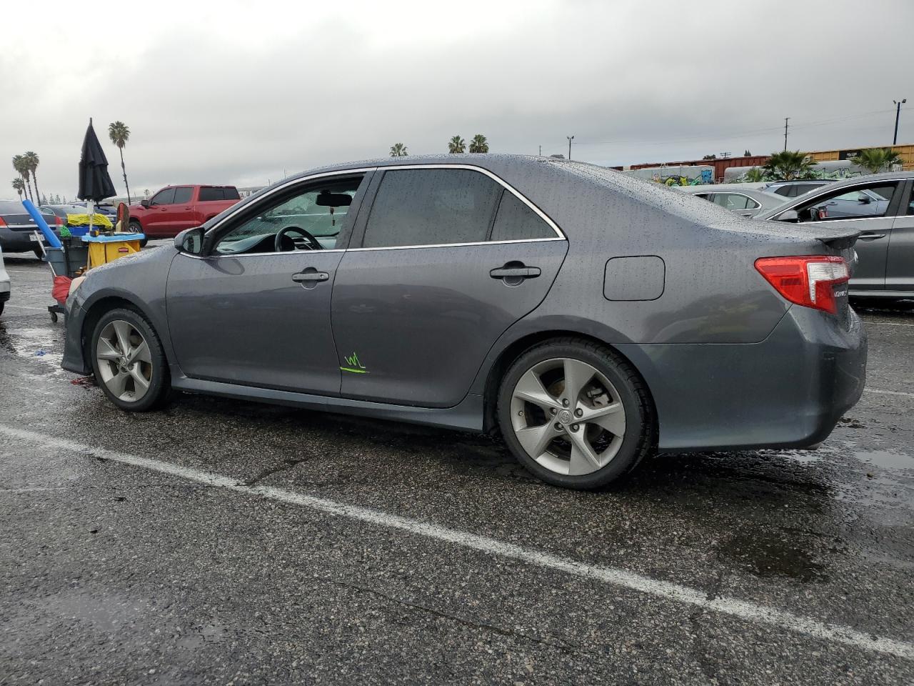 Изображение 2 2013 TOYOTA CAMRY SE 2013 с VIN 4T1BK1FK1DU529579