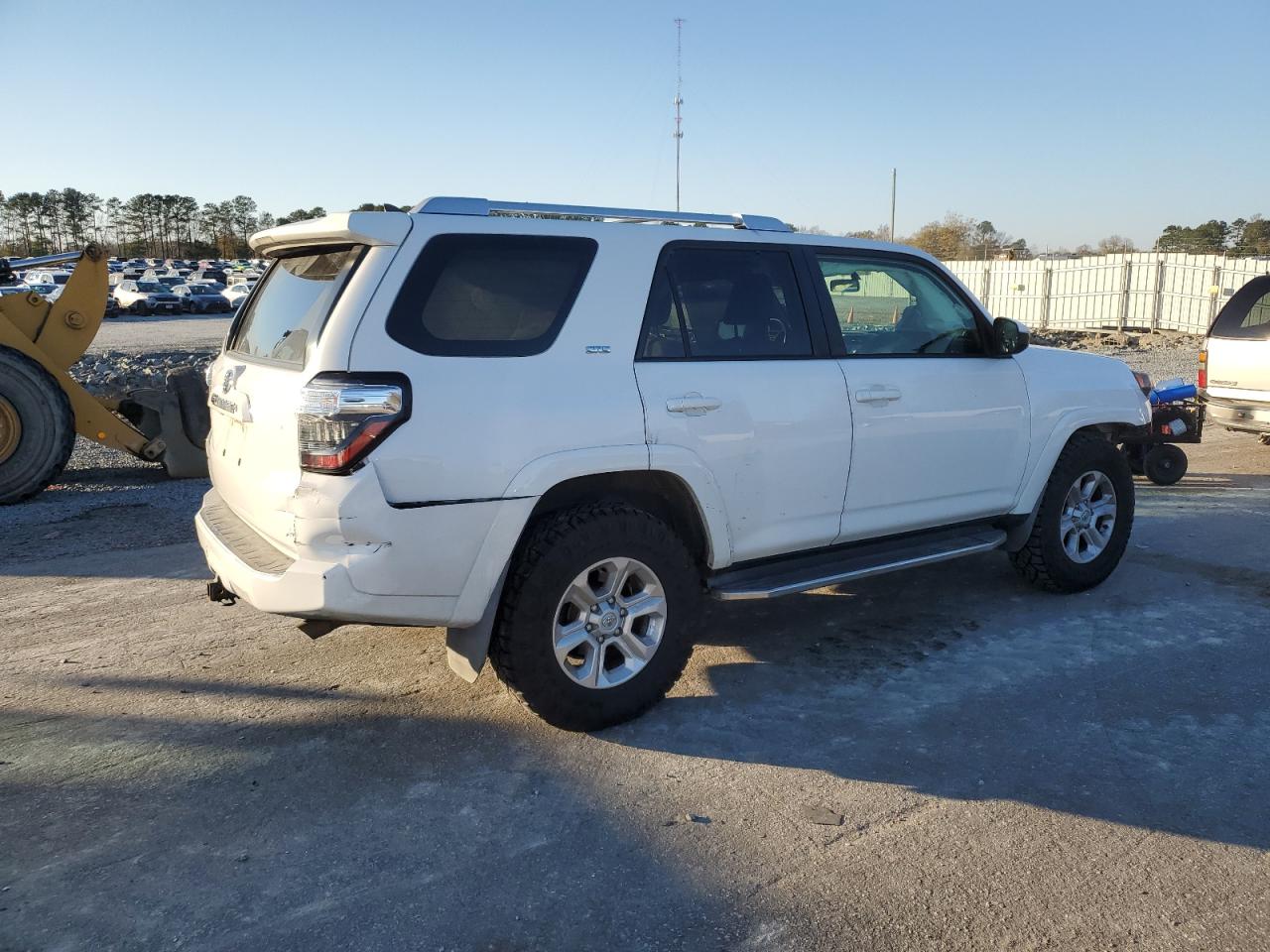 Image 3 of 2015 TOYOTA 4RUNNER SR5 2015 with VIN JTEZU5JR3F5085395