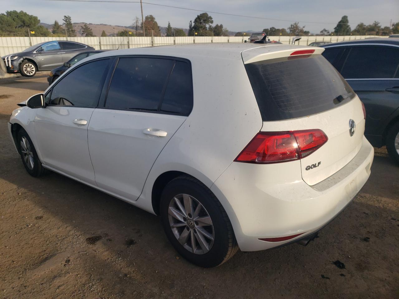 Изображение 2 2015 VOLKSWAGEN GOLF  2015 с VIN 3VW117AU2FM029885