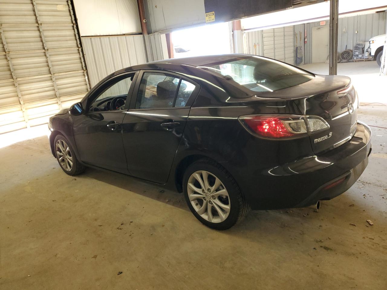Изображение 2 2010 MAZDA 3 I 2010 с VIN JM1BL1SF7A1318782