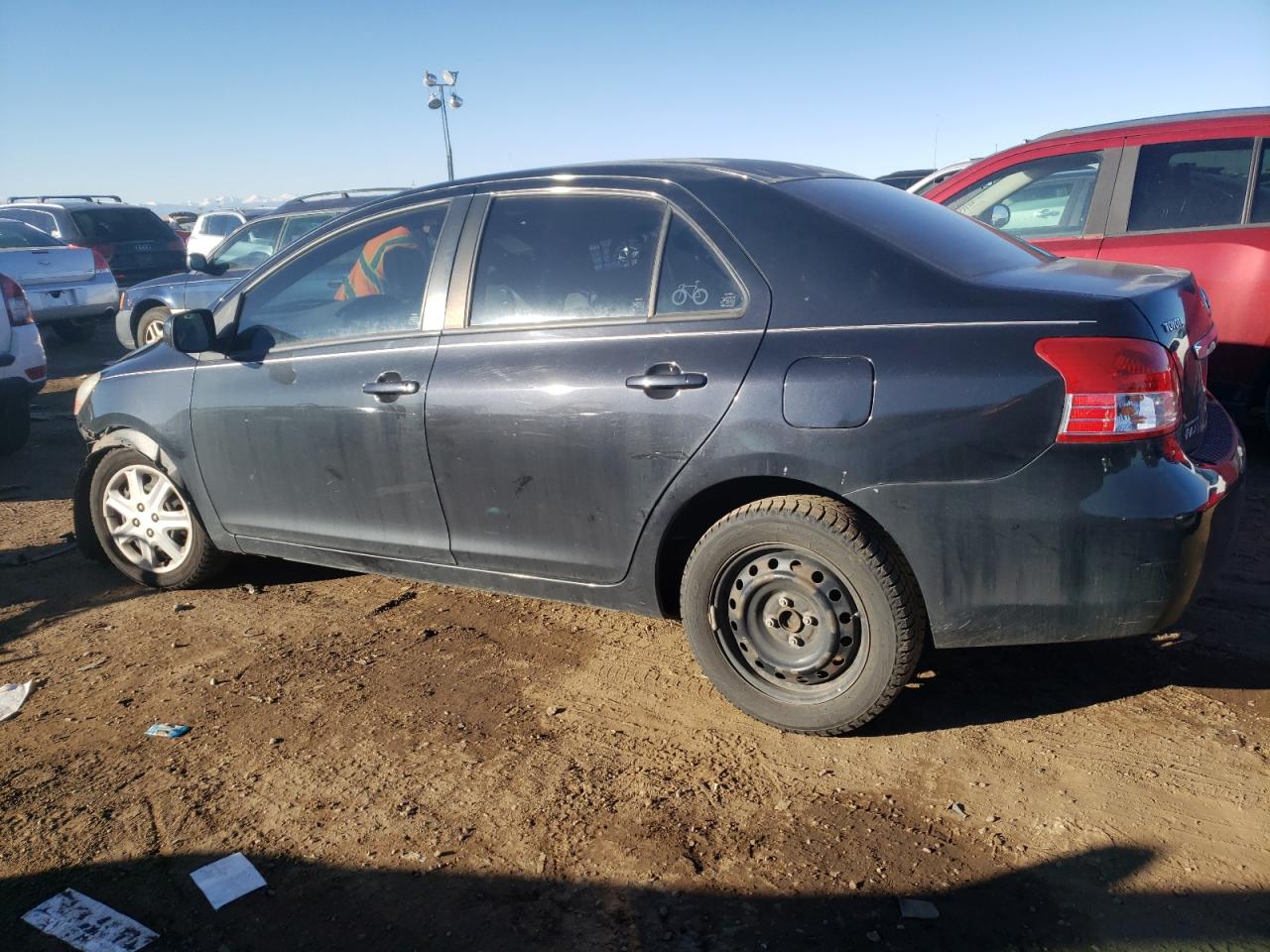 Obraz 2 z 2010 TOYOTA YARIS  2010 z VIN JTDBT4K3XA1392110