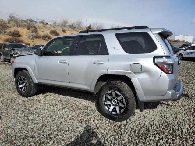 Изображение 2 2019 TOYOTA 4RUNNER SR5 2019 с VIN JTEBU5JR6K5658835