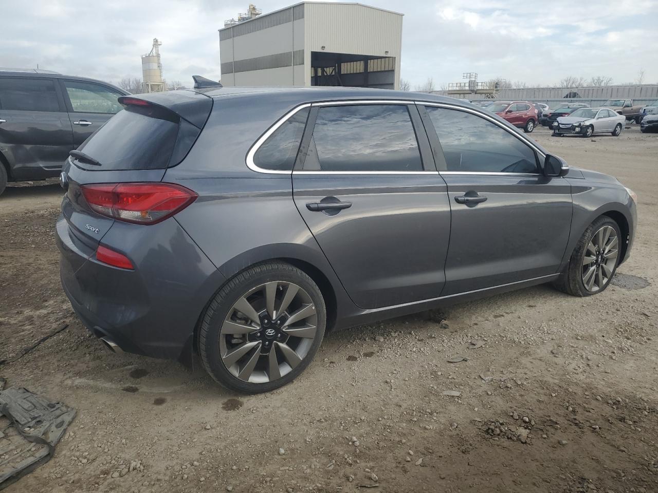 Obraz 3 z 2018 HYUNDAI ELANTRA GT SPORT 2018 z VIN KMHH55LC8JU064154