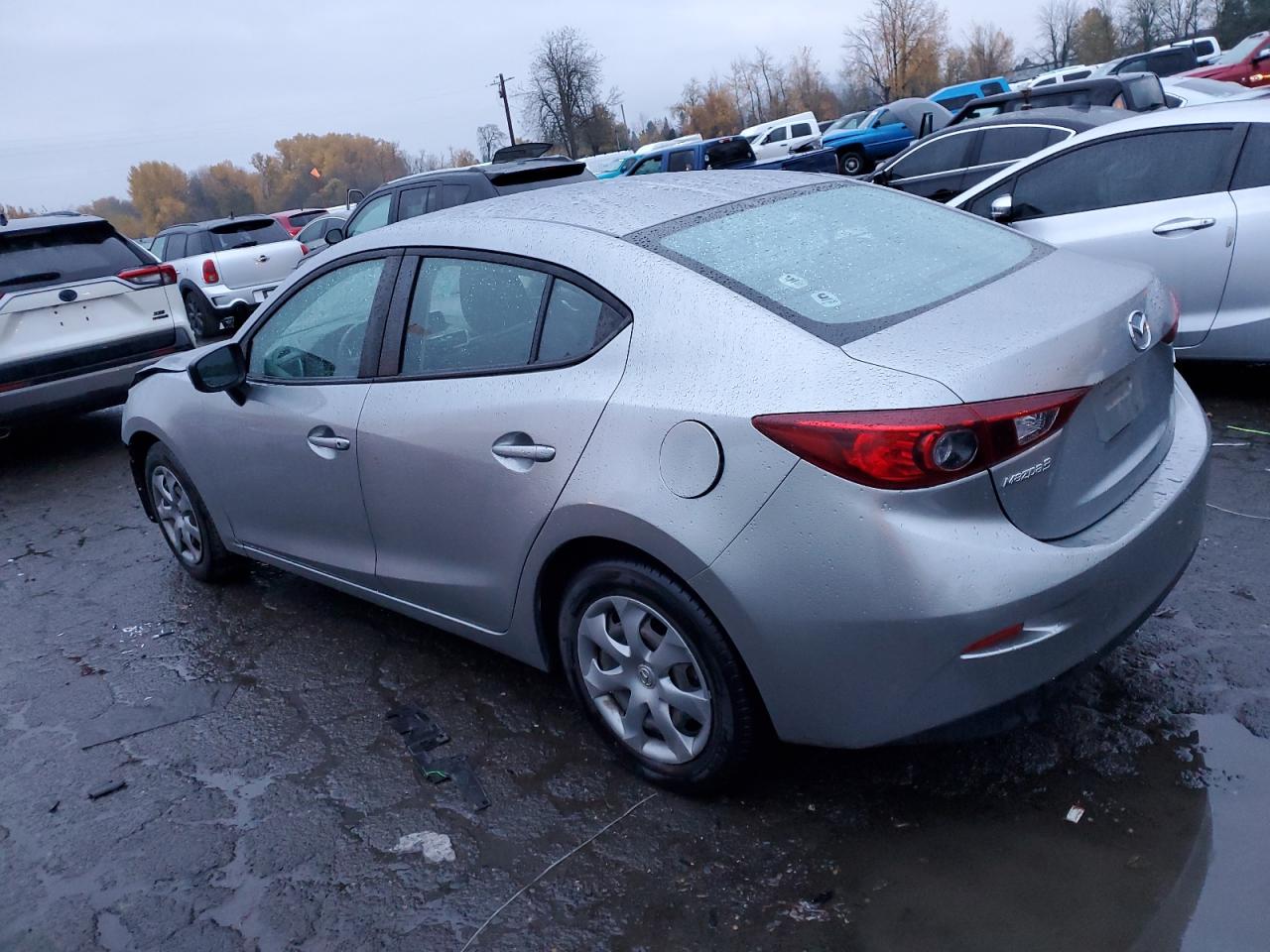 Image 2 of 2014 MAZDA 3 SPORT 2014 with VIN JM1BM1U74E1198917