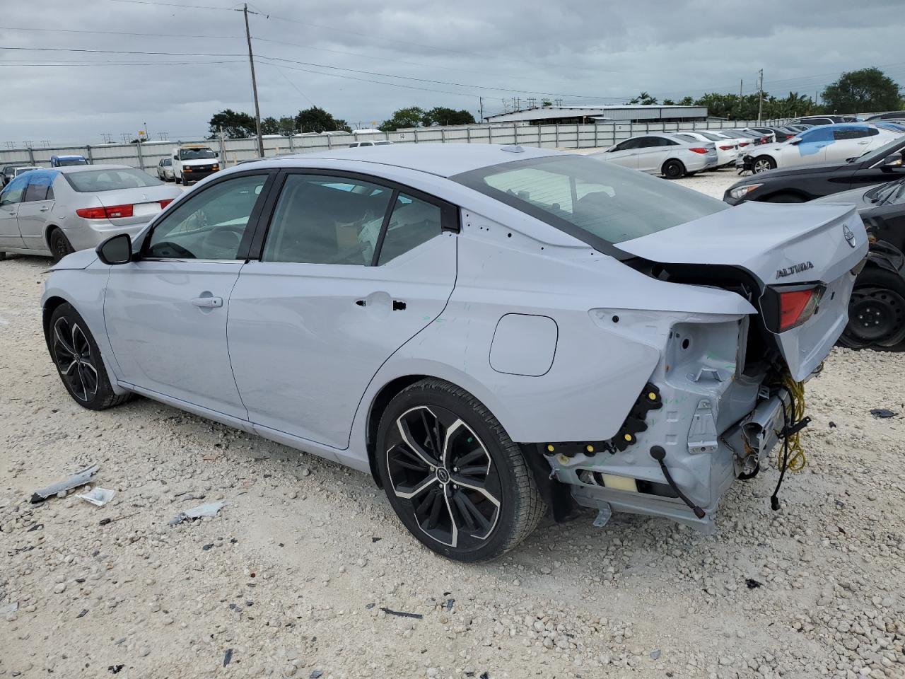 Obraz 2 z 2024 NISSAN ALTIMA SR 2024 z VIN 1N4BL4CV1RN312946