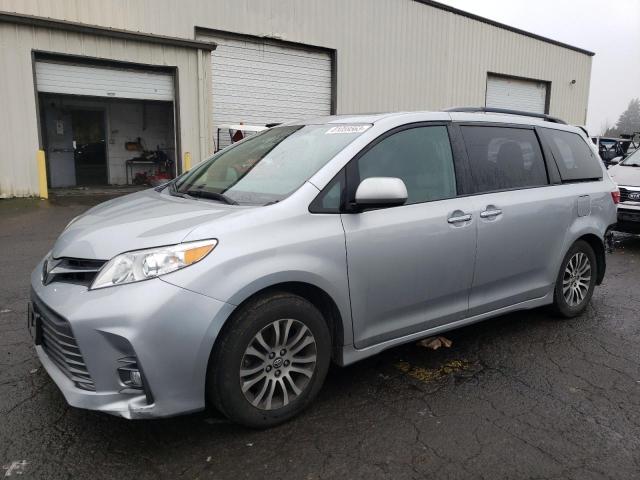 2019 TOYOTA SIENNA XLE 2019 image