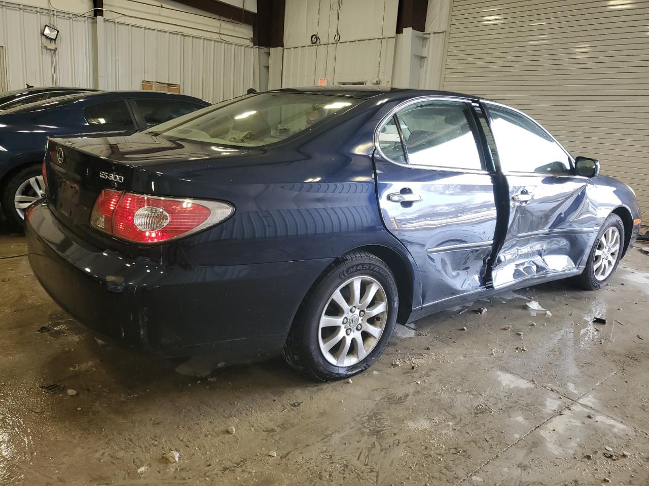 Изображение 3 2002 LEXUS ES 300 2002 с VIN JTHBF30G320085228