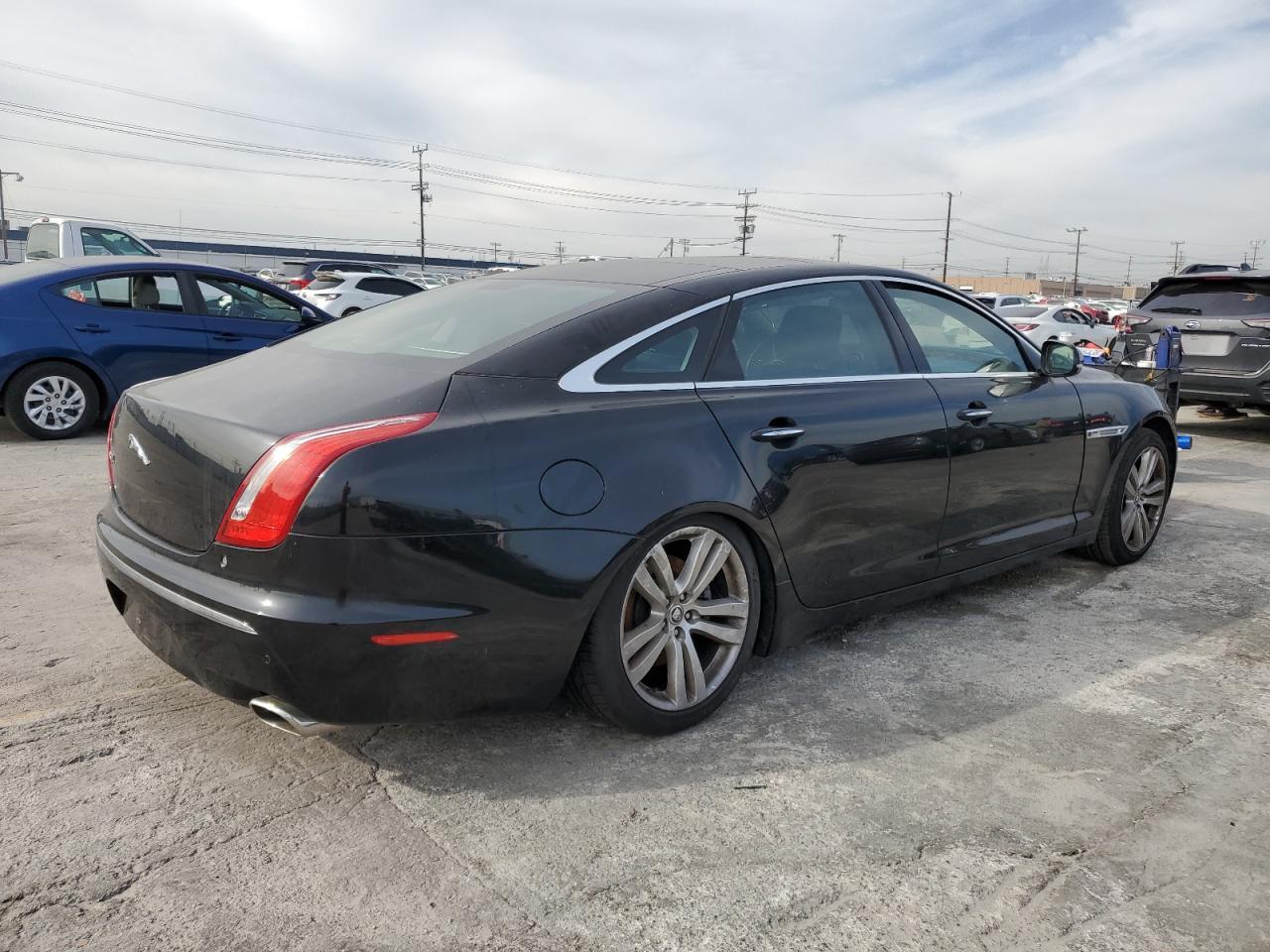 Изображение 3 2011 JAGUAR XJL  2011 с VIN SAJWA2GB9BLV07301