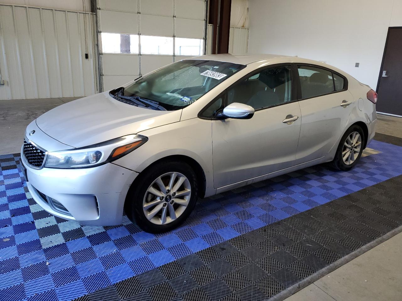Изображение 1 2017 KIA FORTE LX 2017 с VIN 3KPFL4A73HE013753