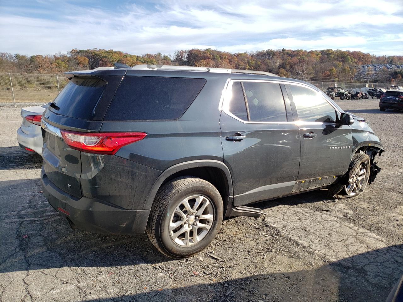 Image 3 of 2018 CHEVROLET TRAVERSE LT 2018 with VIN 1GNERGKW0JJ104657