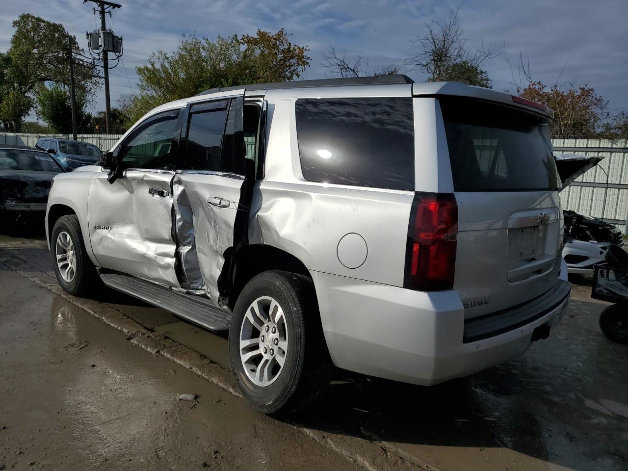 Obraz 2 z 2017 CHEVROLET TAHOE C1500  LS 2017 z VIN 1GNSCAEC9HR365414