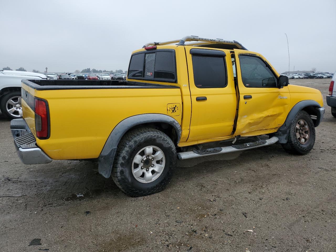 Image 3 of 2000 NISSAN FRONTIER CREW CAB XE 2000 with VIN 1N6ED27T1YC392676