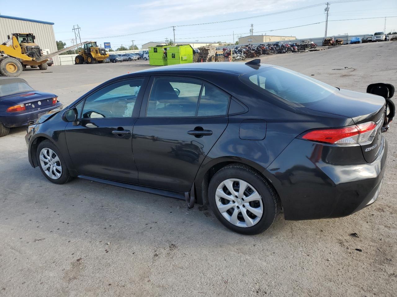 Obraz 2 z 2020 TOYOTA COROLLA LE 2020 z VIN 5YFEPRAE7LP104608