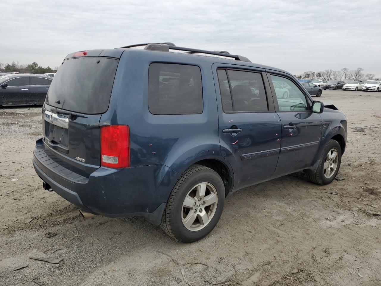 Image 3 of 2011 HONDA PILOT EXL 2011 with VIN 5FNYF4H52BB072461