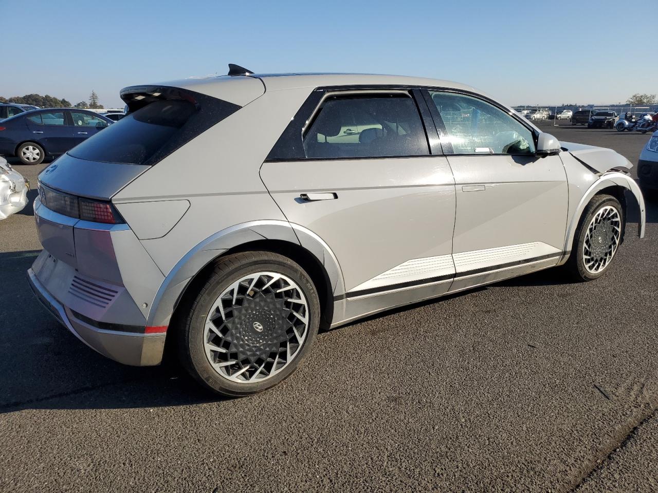 Obraz 3 z 2022 HYUNDAI IONIQ 5 LIMITED 2022 z VIN KM8KRDAF8NU072763