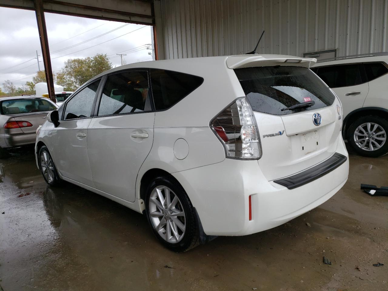 Obraz 2 z 2014 TOYOTA PRIUS V  2014 z VIN JTDZN3EU2E3291760