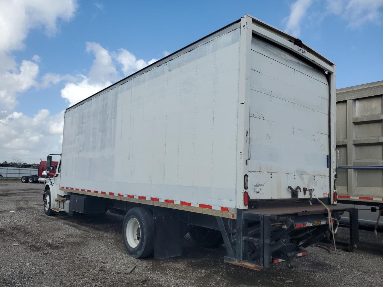 Image 2 of 2015 FREIGHTLINER M2 106 MEDIUM DUTY 2015 with VIN 1FVACXDT6FHGK5674