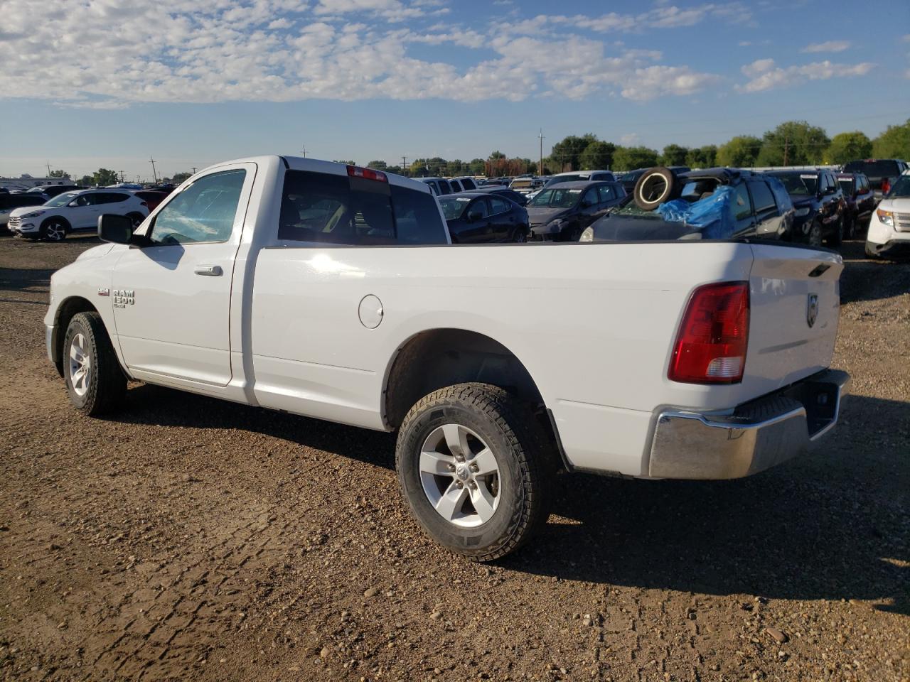 Obraz 2 z 2019 RAM 1500 CLASSIC SLT 2019 z VIN 3C6JR7ET2KG667650