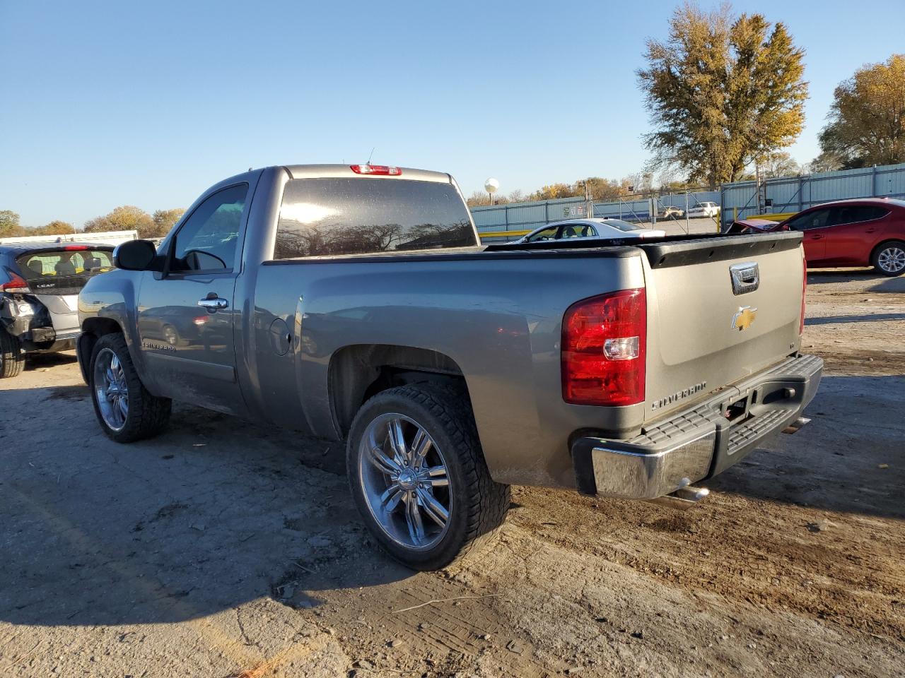 Obraz 2 z 2007 CHEVROLET SILVERADO C1500 2007 z VIN 1GCEC14CX7Z614857