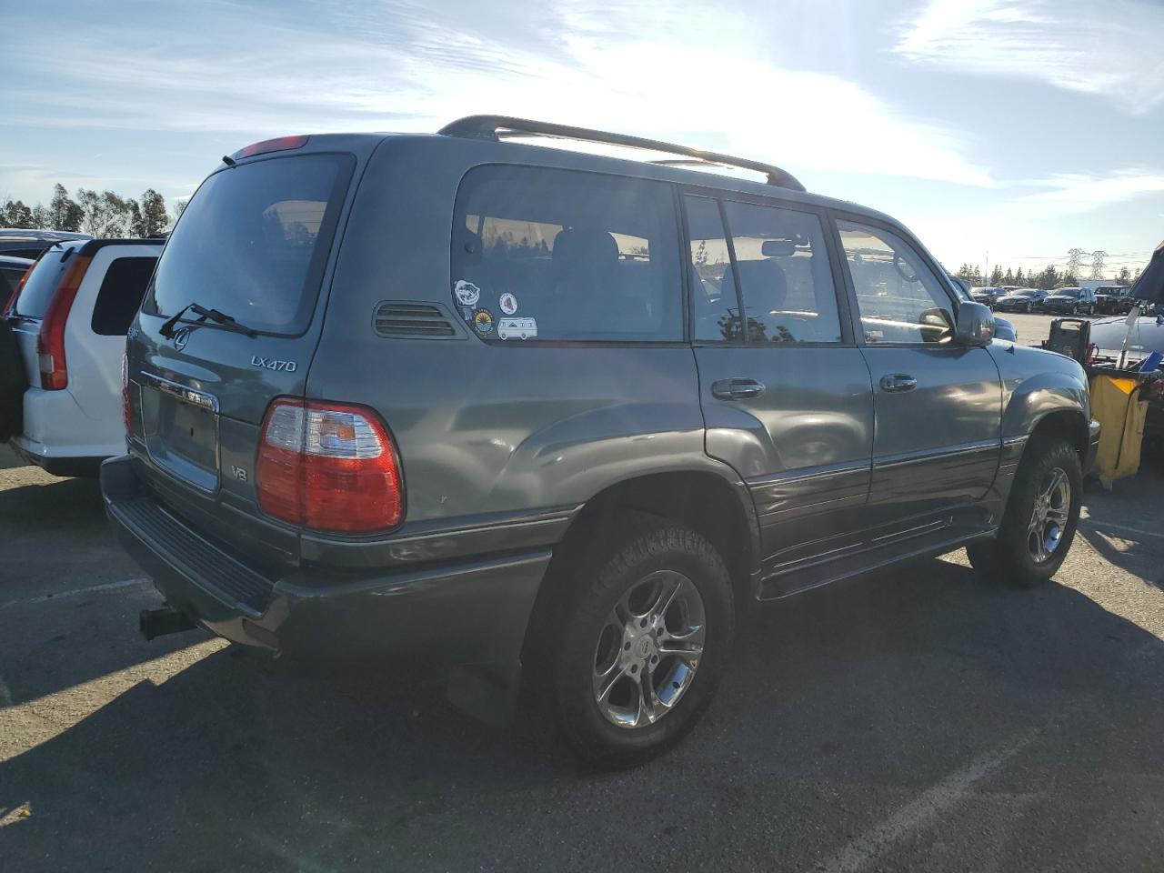 Image 3 of 2001 LEXUS LX 470 2001 with VIN JTJHT00WX13506382
