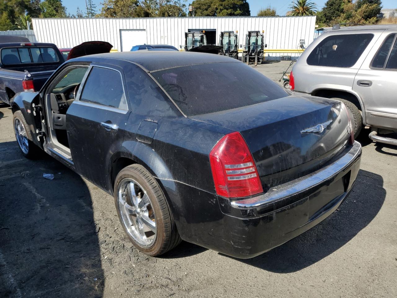 Image 2 of 2006 CHRYSLER 300C  2006 with VIN 2C3KA63HX6H277676