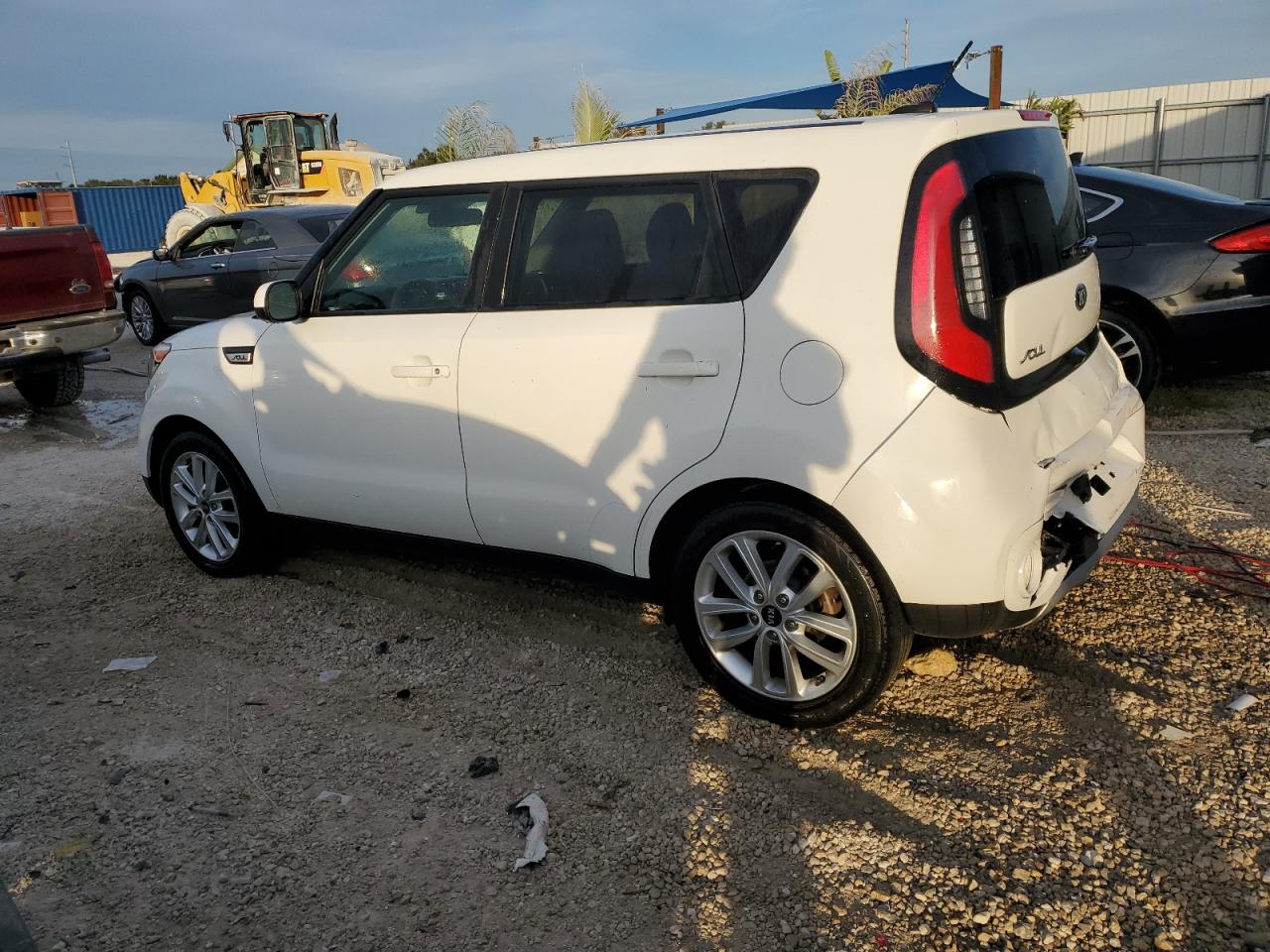 Изображение 2 2017 KIA SOUL + 2017 с VIN KNDJP3A50H7478255